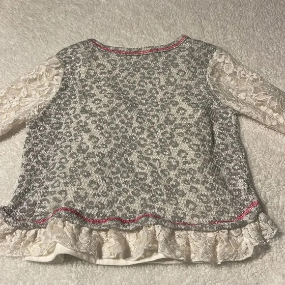 Girls top/shirt size 5 mix and match any 3/$7 and get them $4 each - Picture 4 of 12